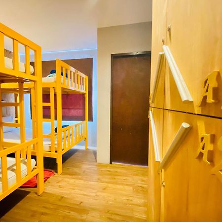 Frutta Hostel Patong Екстериор снимка