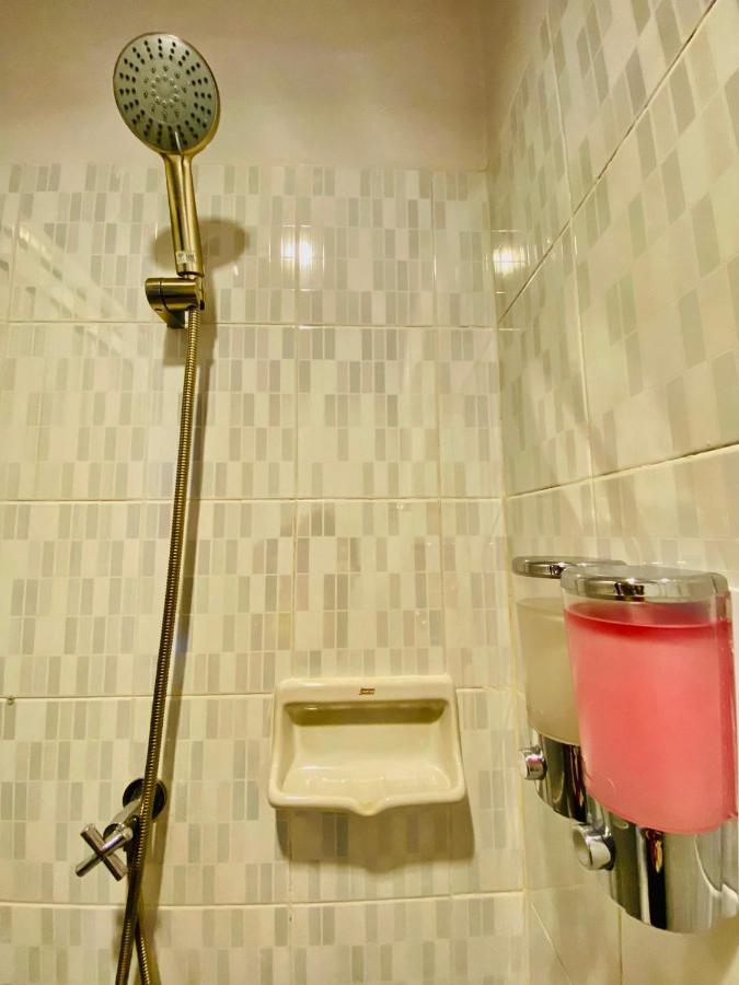 Frutta Hostel Patong Екстериор снимка