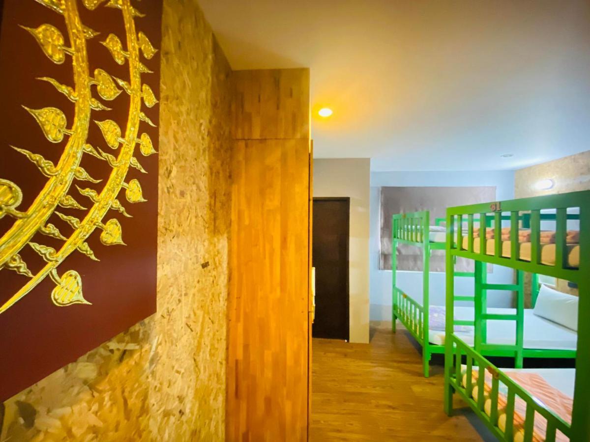 Frutta Hostel Patong Екстериор снимка